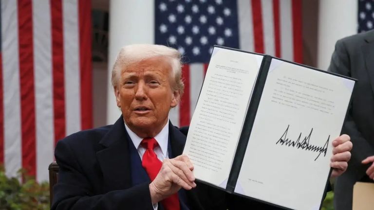 Το Ανώτατο Δικαστήριο των ΗΠΑ ακυρώνει τους δασμούς Τραμπ – «Ντροπή» λέει ο ίδιος