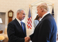 Politico: Ο Τραμπ και οι Σύμβουλοί του Προτιμούν Ισραηλινή Επίθεση κατά Ιράν