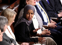 Σοκ στην Ουάσινγκτον: Ο Τραμπ Ζητά «Απομάκρυνση» Ομάρ και Τλαΐμπ Μετά τη Σύγκρουση στο Κογκρέσο