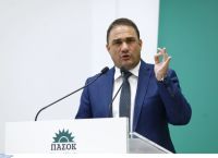 Το ΠΑΣΟΚ σηκώνει πολιτικό θερμόμετρο: Βιολάντα, «γκρίζες ζώνες» και ο Μητσοτάκης στο κάδρο