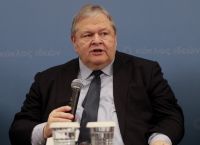 Βενιζέλος: Η κυβέρνηση μετατοπίζει την ατζέντα – Δεν επιστρέφω στην πολιτική, άρθρο 86 υπό συζήτηση