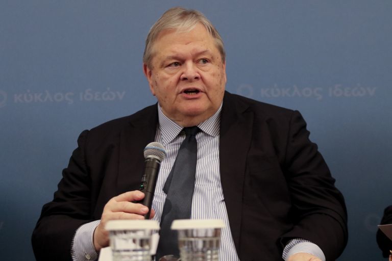 Βενιζέλος: Η κυβέρνηση μετατοπίζει την ατζέντα – Δεν επιστρέφω στην πολιτική, άρθρο 86 υπό συζήτηση