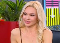 Βίκυ Κάβουρα: Η κόρη μου 20 μηνών είναι κολλημένη με τον Άγιο Παΐσιο, πριν κοιμηθεί τον βλέπει στην τηλεόραση