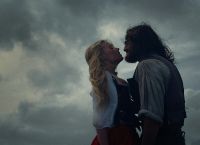 Αν σας άρεσαν τα «Ανεμοδαρμένα Ύψη», αυτές οι 6 ταινίες θα σας στοιχειώσουν ευχάριστα