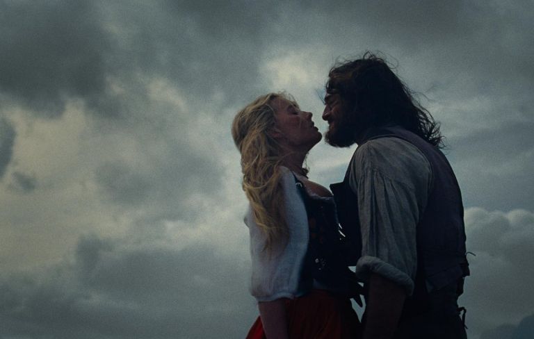 Αν σας άρεσαν τα «Ανεμοδαρμένα Ύψη», αυτές οι 6 ταινίες θα σας στοιχειώσουν ευχάριστα