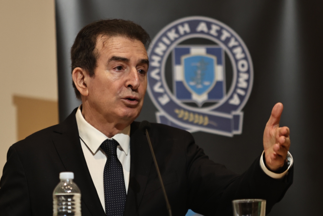 Χρυσοχοΐδης: Υπερπληθυσμός στις φυλακές – 8 νέες θα… λύσουν το πρόβλημα; [vid]