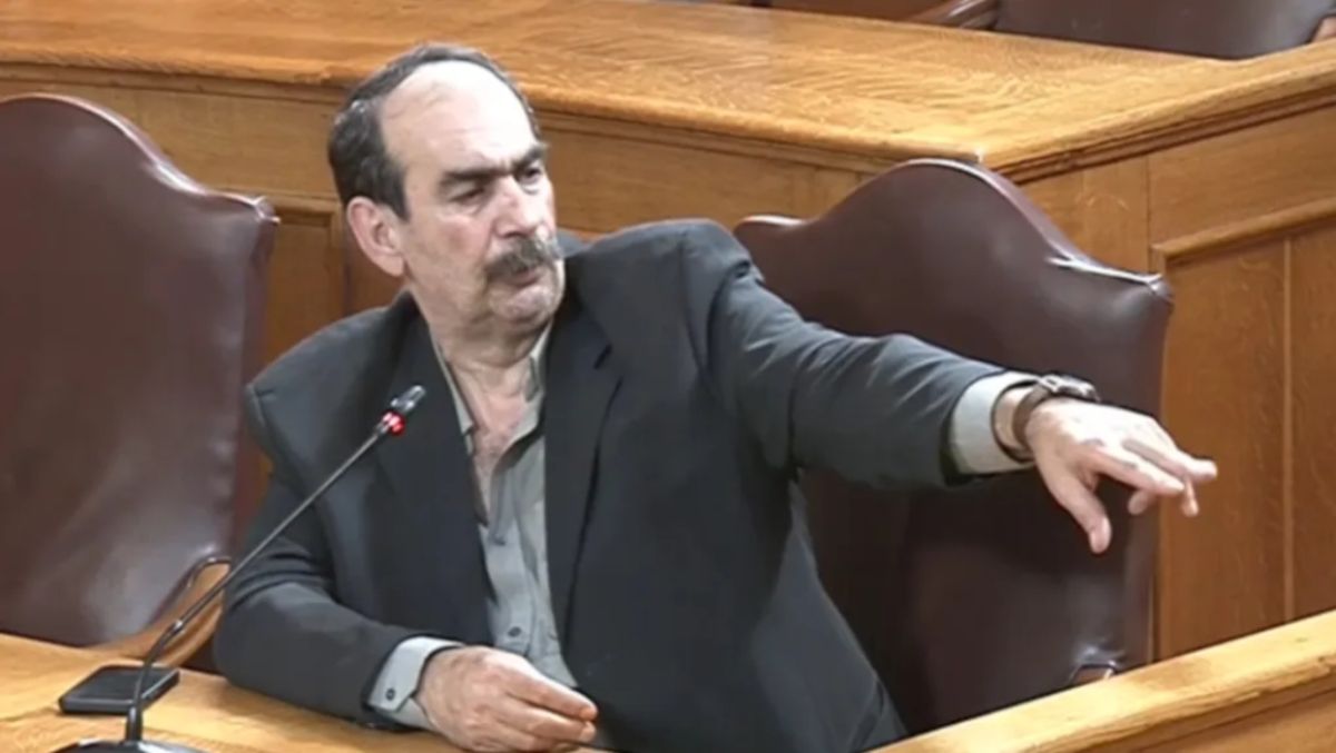 Δίωξη για απείθεια σε βάρος του Ξυλούρη ή «Φραπέ»–Δεν είχε εμφανιστεί στην Εξεταστική όπου είχε κληθεί