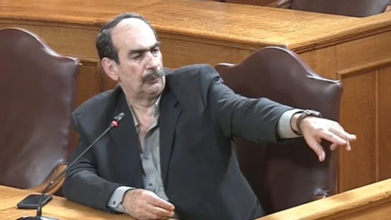 Δίωξη για απείθεια σε βάρος του Ξυλούρη ή «Φραπέ»–Δεν είχε εμφανιστεί στην Εξεταστική όπου είχε κληθεί