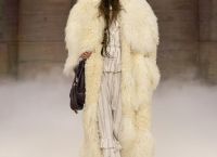 Παρίσι Fashion Week FW26: Ο Άντερσον «ξαναγεννά» τον Dior, ο Βακαρέλο παραμένει πιστός στον Saint Laurent