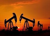 Τρελές διακυμάνσεις για το πετρέλαιο – Wall Street στο κόκκινο, ομόλογα στο 4,39%