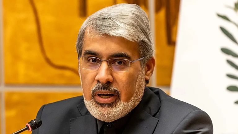 Ιράν και Ορμούζ: Διάψευση από τον πρέσβη στον ΟΗΕ, σύγχυση από το καθεστώς