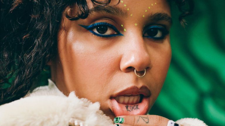 Tokischa: Ξύρισε το κεφάλι της live στη σκηνή του Madison Square Garden