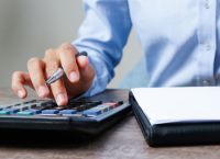 Εξωδικαστικός: 2.055 ρυθμίσεις τον Φεβρουάριο – 6.380 νέες αιτήσεις και 17,07 δισ. ευρώ συνολικές οφειλές