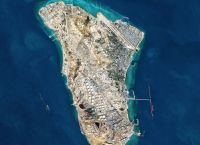 Ο Τραμπ σκέφτεται χερσαία επιχείρηση στη νήσο Χαργκ για τα Στενά του Ορμούζ