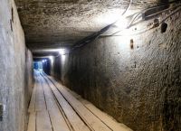 Τα κρυμμένα υπόγεια καταφύγια της Αθήνας: Μια «πόλη κάτω από την πόλη» έτοιμη για κάθε απειλή