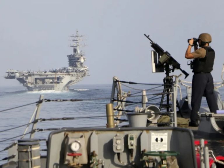 Τεχεράνη: Δεν θα αφήσουμε να περάσει ούτε ένα λίτρο πετρελαίου από το Στενό του Ορμούζ