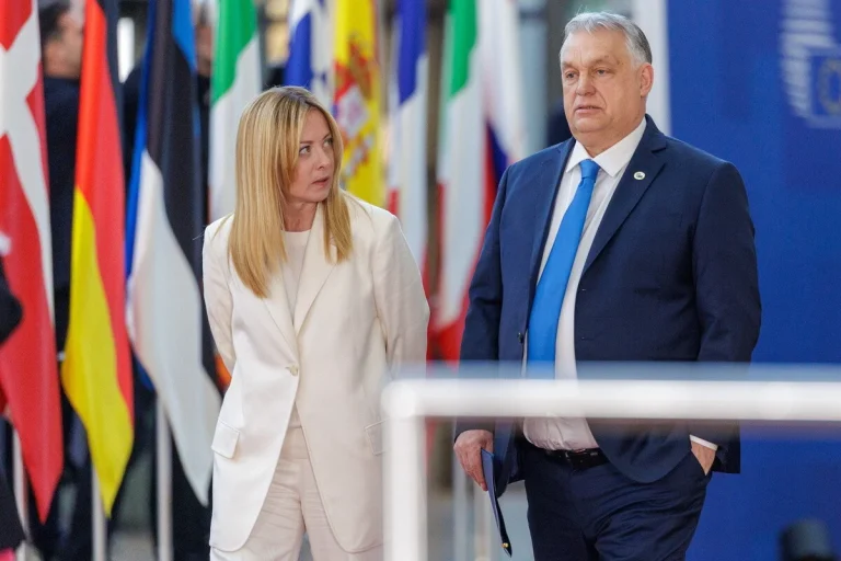 Πέντε κυβερνήσεις της ΕΕ υπονομεύουν συστηματικά το κράτος δικαίου – Τι λέει η έκθεση για την Ελλάδα