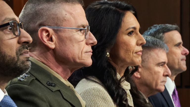 Gabbard: Ρωγμές στο αφήγημα Τραμπ για το Ιράν μετά την κατάθεση στη Γερουσία