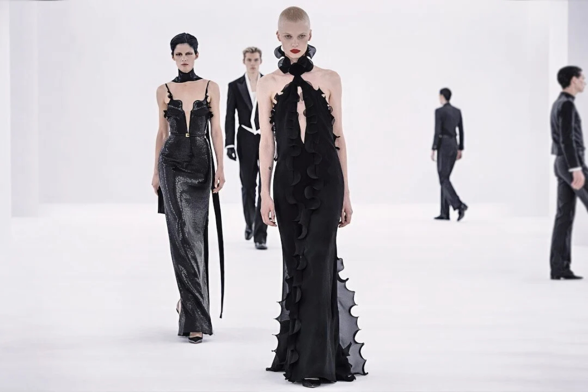 Tom Ford και Givenchy: Όταν ο ερωτισμός γίνεται υψηλή ραπτική