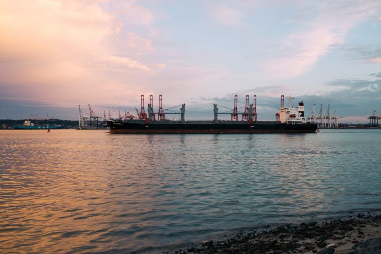 Ισπανία: Ευάλωτη λόγω αμερικανικού LNG μέσα στη σκιά της έντασης με Τραμπ