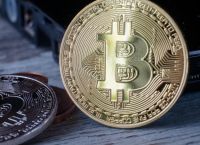 Bitcoin: «Φρενάρει» το ράλι στα 71.000 δολάρια – Γεωπολιτική ένταση στο Ιράν