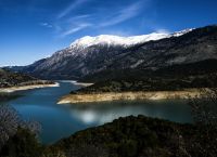 Συνεχίζει να ανεβαίνει η στάθμη του Μόρνου – Εξαφανίστηκαν ξανά τα σπίτια του «βυθισμένου» χωριού Κάλλιο