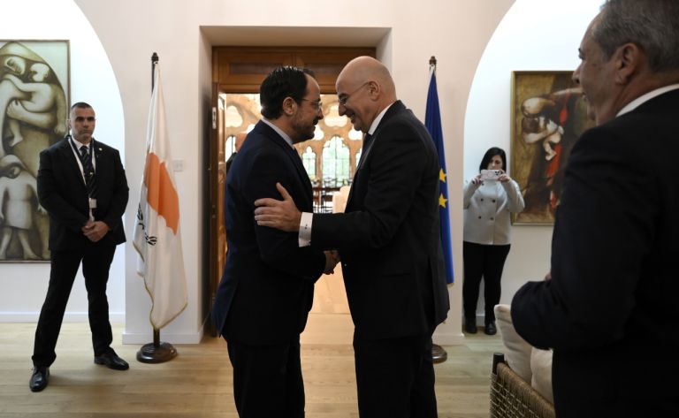 Dendias in Nicosia: “Cyprus is not far — Greece stands nearby” with F‑16s, frigates & strategic support