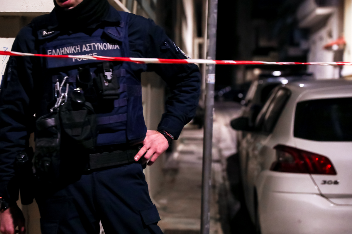 Κολωνός: Δίωξη για ανθρωποκτονία στον 38χρονο για τον θάνατο της εγκύου συντρόφου του