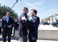 Μηνύματα Μακρόν στα ελληνικά: «Ό,τι περνά από το χέρι μας για να προστατεύσουμε τους συμπολίτες μας»