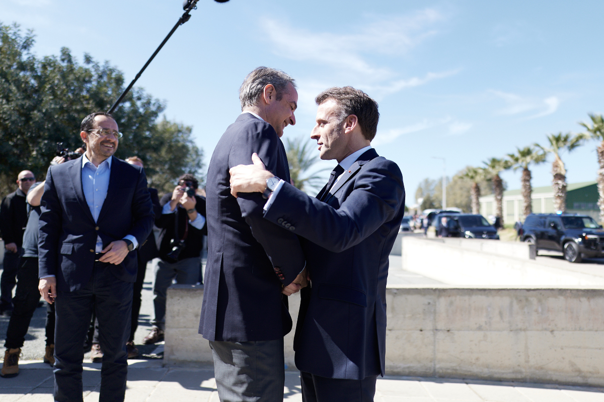 Μηνύματα Μακρόν στα ελληνικά: «Ό,τι περνά από το χέρι μας για να προστατεύσουμε τους συμπολίτες μας»