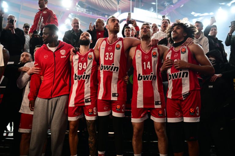 EuroLeague: Ολυμπιακός διέλυσε τη Φενέρ και αγκάλιασε το πλεονέκτημα έδρας