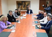 «Λήξη συναγερμού» για απεργίες στα πρατήρια – Συμφωνία Θεοδωρικάκου με βενζινοπώλες