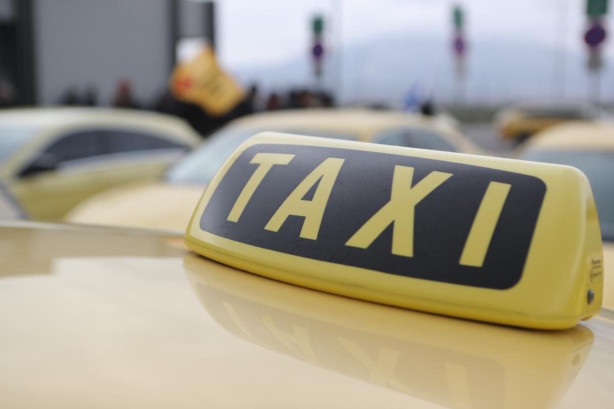 Πανελλαδική 24ωρη Απεργία Ταξί σήμερα – «Κανένα Ταξί στο Δρόμο» ενόψει Ψήφισης Νομοσχεδίου