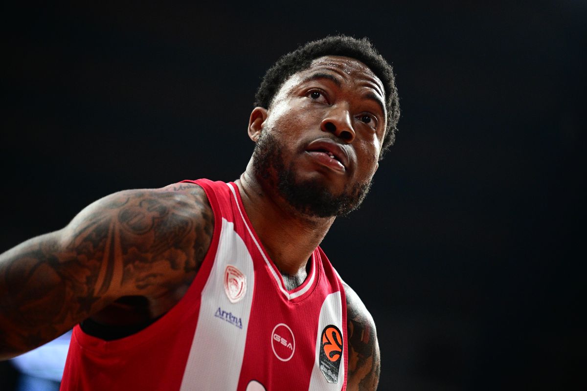 Ταϊρίκ Τζόουνς: Τι δείχνει πραγματικά η χειρονομία προς την εξέδρα [vid]