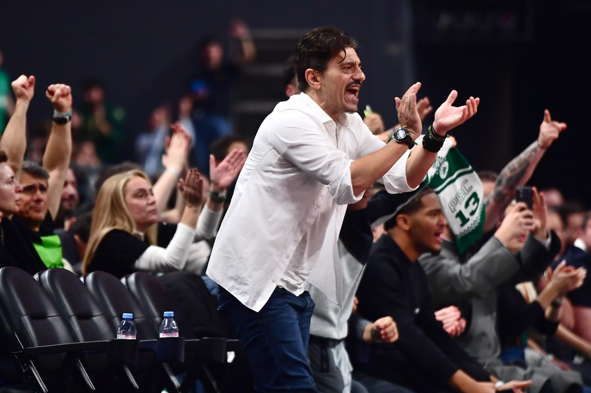 Ο Γιαννακόπουλος «κατέβηκε» στα αποδυτήρια στο ημίχρονο – «Μας έδωσε έξτρα ενέργεια», είπε ο Γκραντ