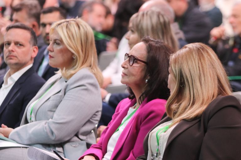 ΠΑΣΟΚ: Μάχη μηχανισμών και προσώπων – Ποιοι παίρνουν το παιχνίδι στην Κεντρική Επιτροπή