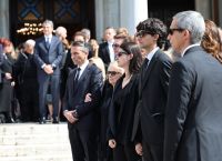 Μαρινέλλα: Το ύστατο αντίο στη Μητρόπολη έγινε εθνική στιγμή συγκίνησης