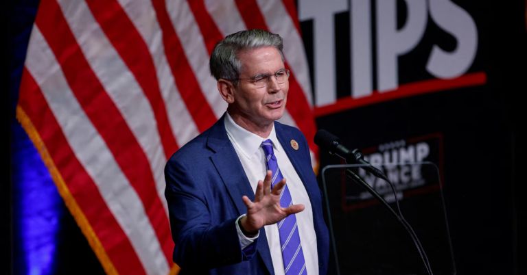 ΗΠΑ: Ο Μπέσεντ εξετάζει άρση κυρώσεων στο ιρανικό πετρέλαιο σε πλοία – Στόχος οι χαμηλές τιμές