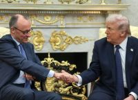 Τραμπ: «Δεν έχουμε να κάνουμε με τον Ουίνστον Τσόρτσιλ» – Σκληρή επίθεση στον Στάρμερ