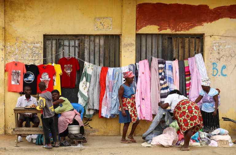 Αφρική: Πώς ΔΝΤ και «πράσινοι» ευρωπαϊκοί κανόνες σφίγγουν τον κλοιό