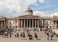 Τουρίστες θα Πληρώνουν Είσοδο στα Μουσεία της Βρετανίας – Η Κυβέρνηση Εξετάζει Τέλος για Μόνιμες Συλλογές