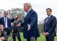 Ο Τραμπ Παρατείνει Προθεσμία στο Ιράν: Στενά του Ορμούζ και Ενεργειακές Υποδομές σε Κρίση