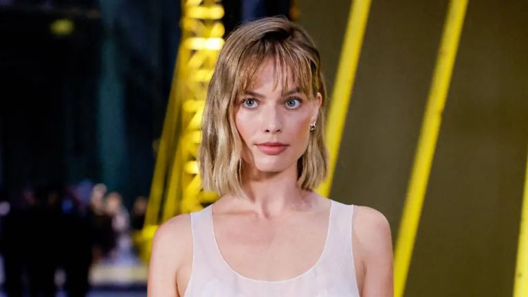 Margot Robbie: Το νέο bob κούρεμα που έκλεψε τις εντυπώσεις στο Παρίσι