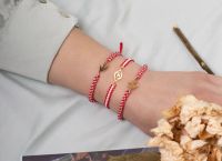 Γιατί φοράμε Μάρτη: Το πολύ παλιό έθιμο με το βραχιόλι από κόκκινη και λευκή κλωστή