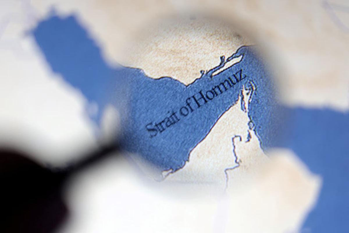 Στενά του Ορμούζ: Το Ιράν ζητά έως 2 εκατ. δολάρια για διέλευση πλοίων