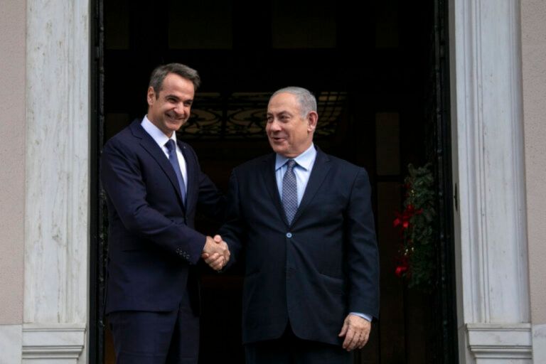 Η Ελλάδα στη Σκιά της Μέσης Ανατολής: Πώς η Κυβέρνηση Μητσοτάκη Διασφαλίζει Εθνικά Συμφέροντα