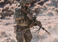 Οι ΗΠΑ χρησιμοποιούν νέες υπερ‑ακριβείς όπλες στον πόλεμο με το Ιράν — drones, PrSM & εκατοντάδες στοχεύσεις