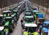 Εμπορική συμφωνία ΕΕ-Αυστραλίας: Οργή αγροτών και ευρωβουλευτών – «Άλλη μια προδοσία μετά τη Mercosur»