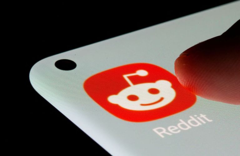 Reddit: Υποχρεωτική Επαλήθευση μέσω Passkeys και FaceID – Η Μεγάλη Επίθεση κατά των Bots