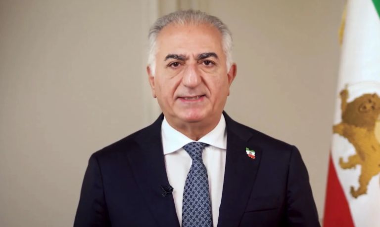 Πόλεμος στη Μέση Ανατολή: «Παραδώστε την εξουσία άμεσα» – Το ηχηρό μήνυμα Παχλαβί μετά τον θάνατο Χαμενεΐ